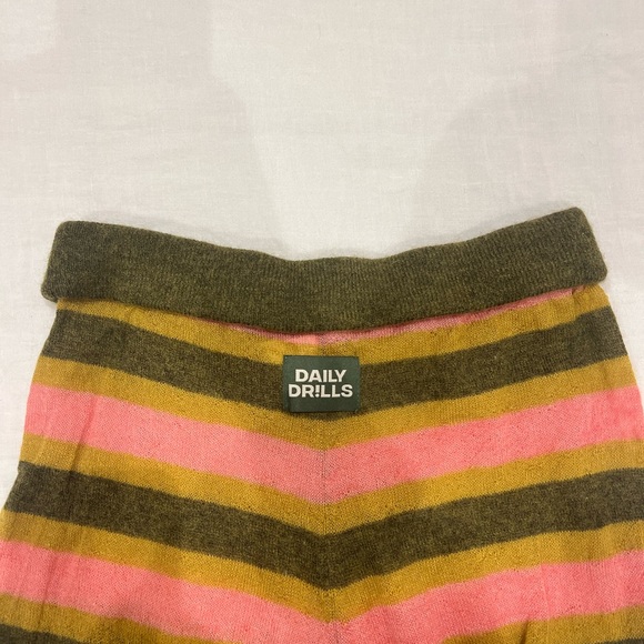 Daily Drills Striped Knit Pants - Picture 6 of 7